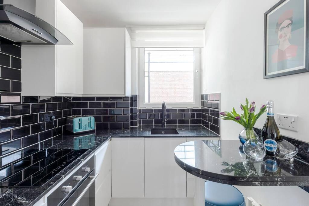 The Clarence, Central London Apartment W/ Wifi Bagian luar foto