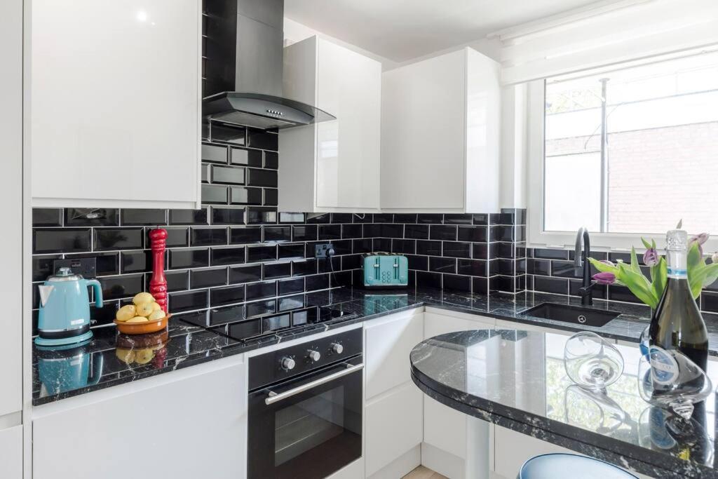 The Clarence, Central London Apartment W/ Wifi Bagian luar foto